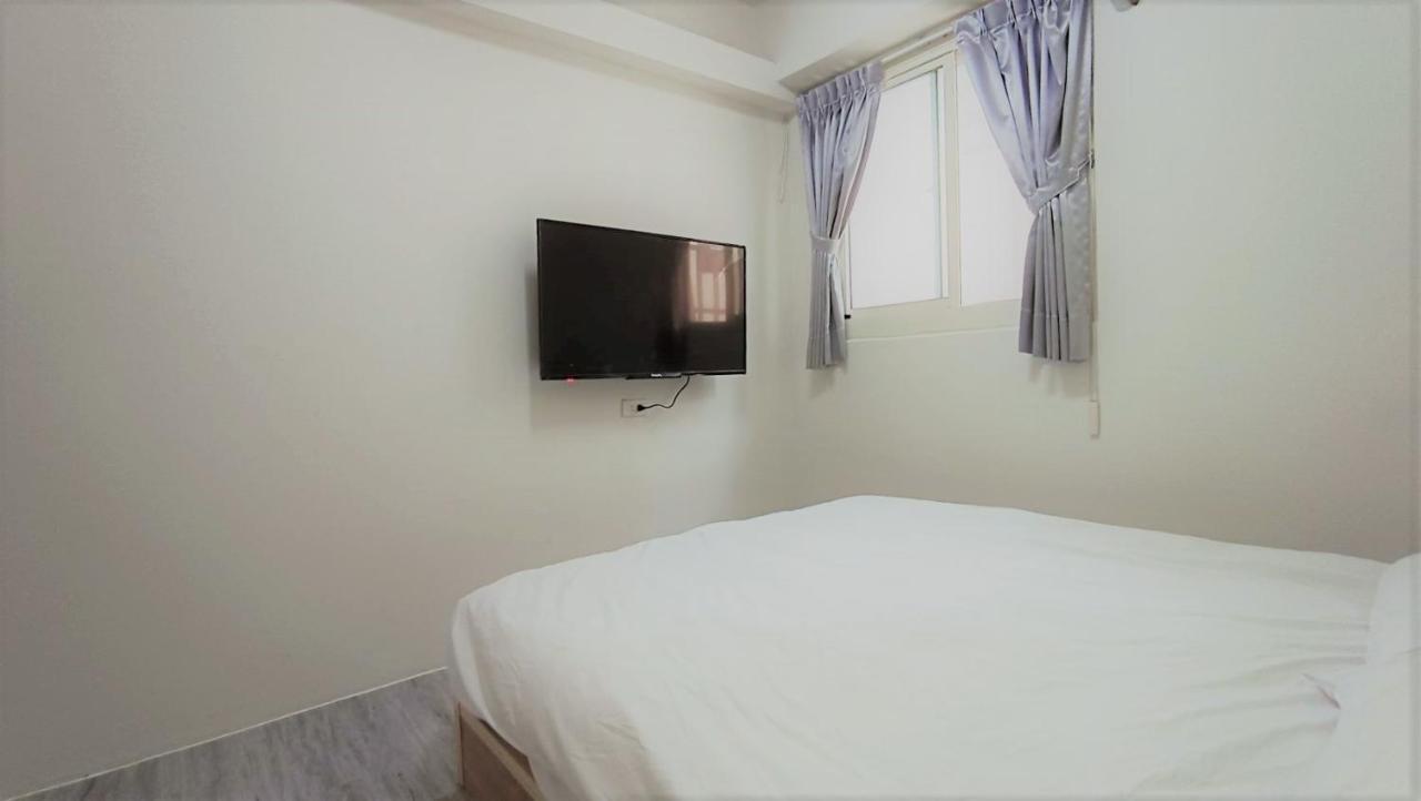 Fengchia Bichon B&B Taichung Exteriör bild
