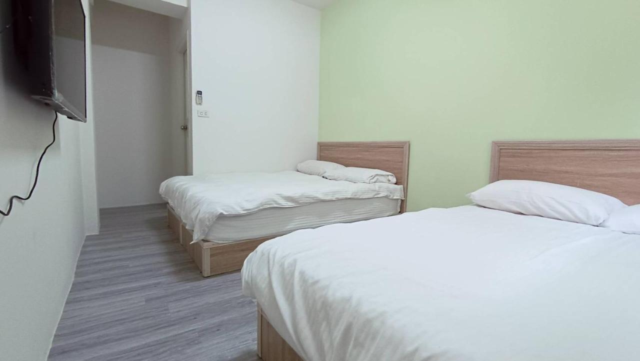 Fengchia Bichon B&B Taichung Exteriör bild
