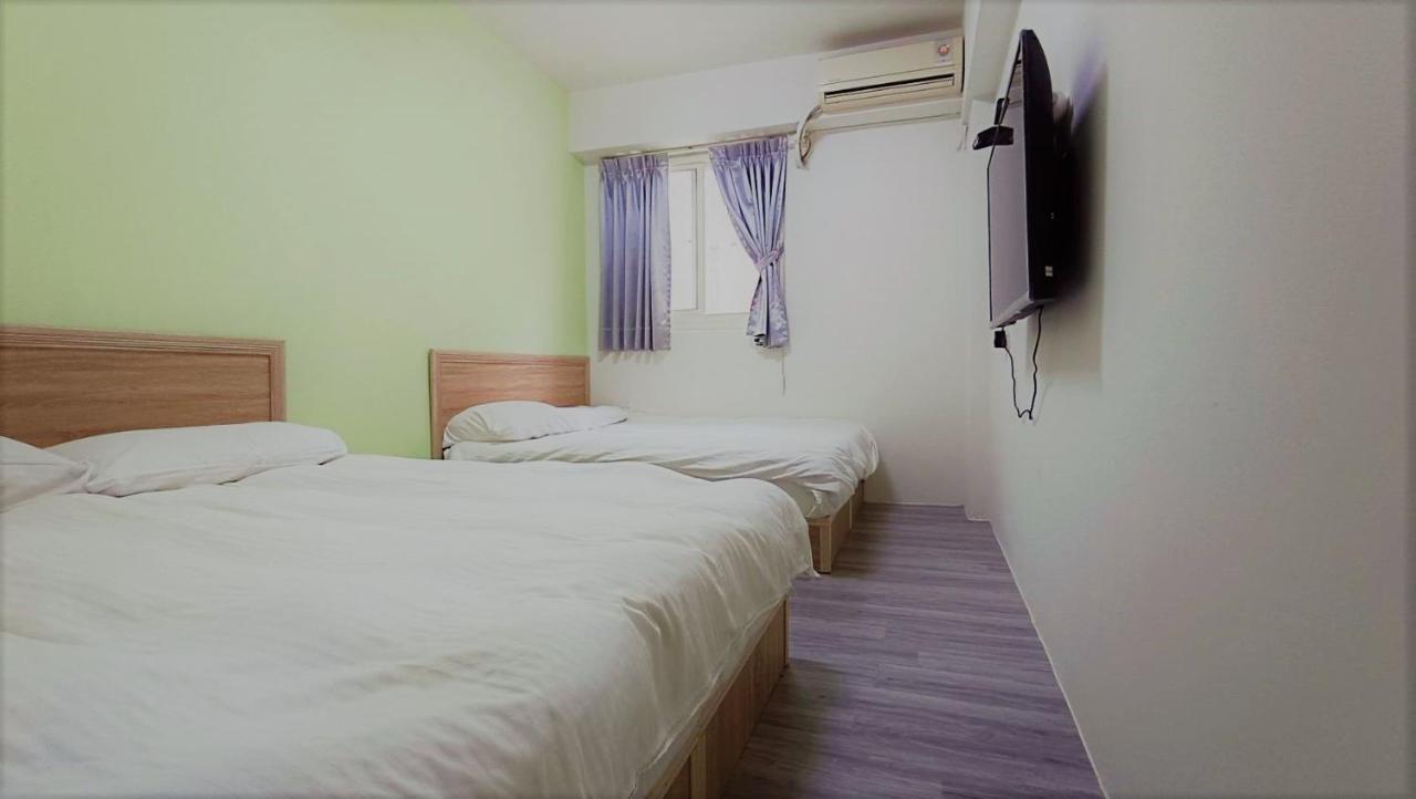 Fengchia Bichon B&B Taichung Exteriör bild