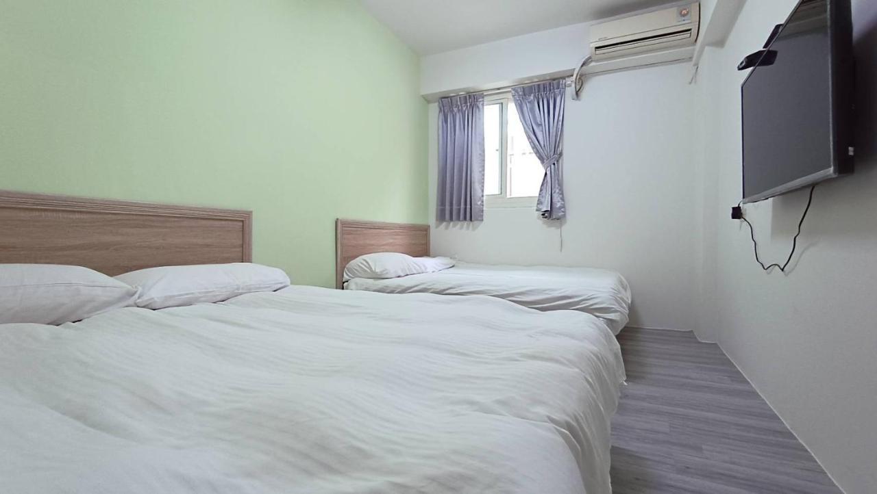 Fengchia Bichon B&B Taichung Exteriör bild