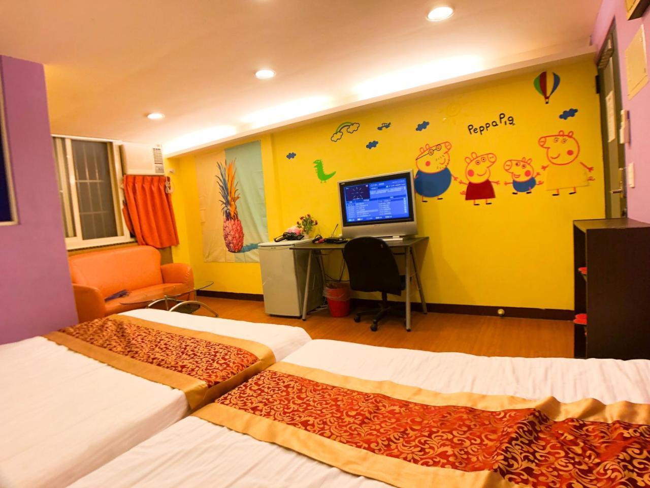 Fengchia Bichon B&B Taichung Exteriör bild